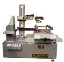 華東數控電火花數控線切割DK7745高清圖片展示